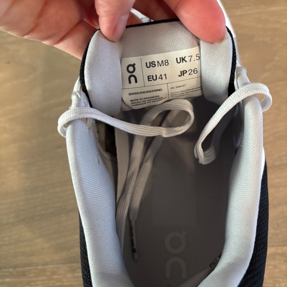 Mens On Running Cloudrunner Sneakers *EXCELLENT CONDITION - Picture 4 of 4